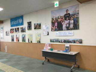 ロビーにて展示しています